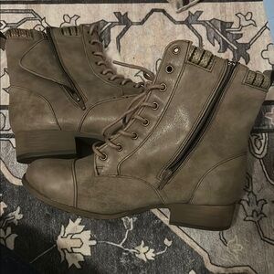 Stylish Women's Brown Ankle Boots